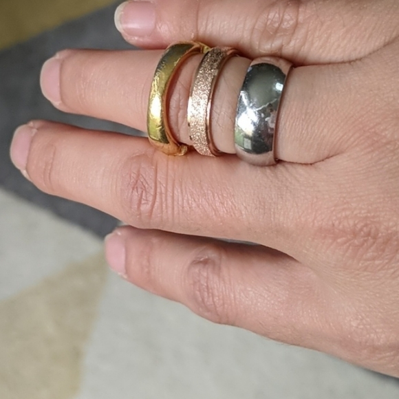 Rose-Gold Frosted Ring - New - Picture 4 of 4